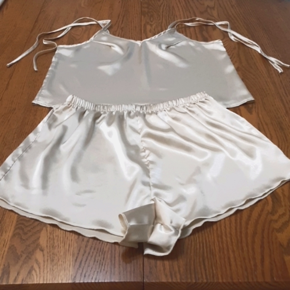 NWOT Tie Shoulder Satin Cami Champagne Short Set Small